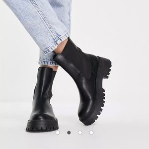 Pull&Bear chunky chelsea boots with pull on tab in black